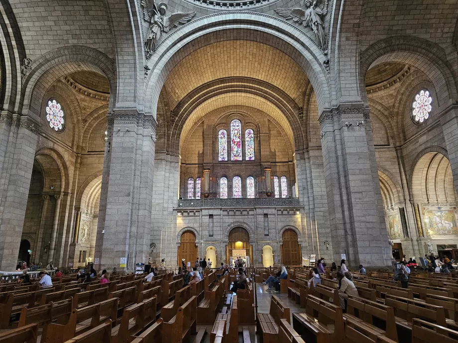 Sacre Coeur bazilikos interjeras