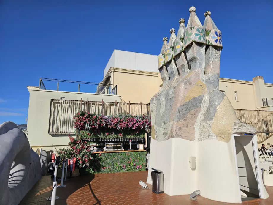 Terasa ir baras, stogas Casa Battlo