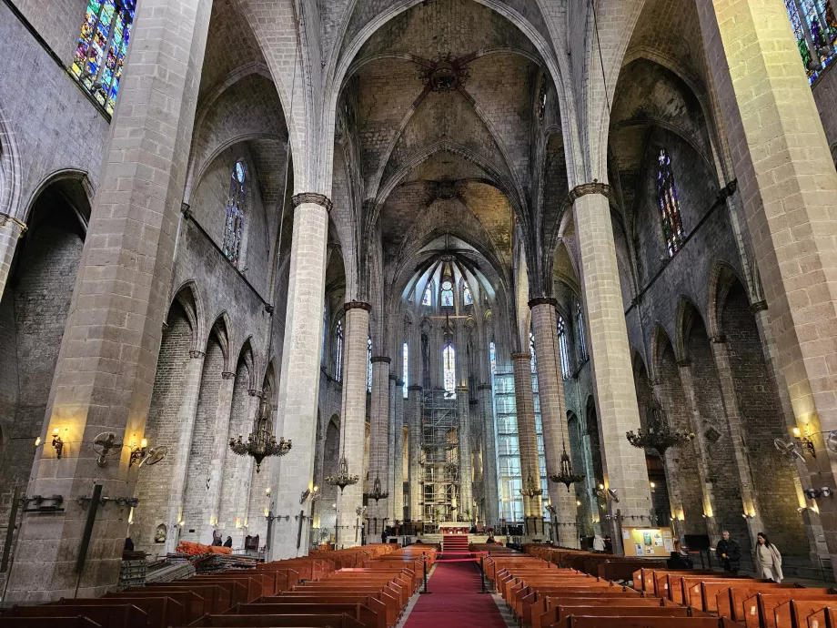 Santa Maria del Mar, interjeras