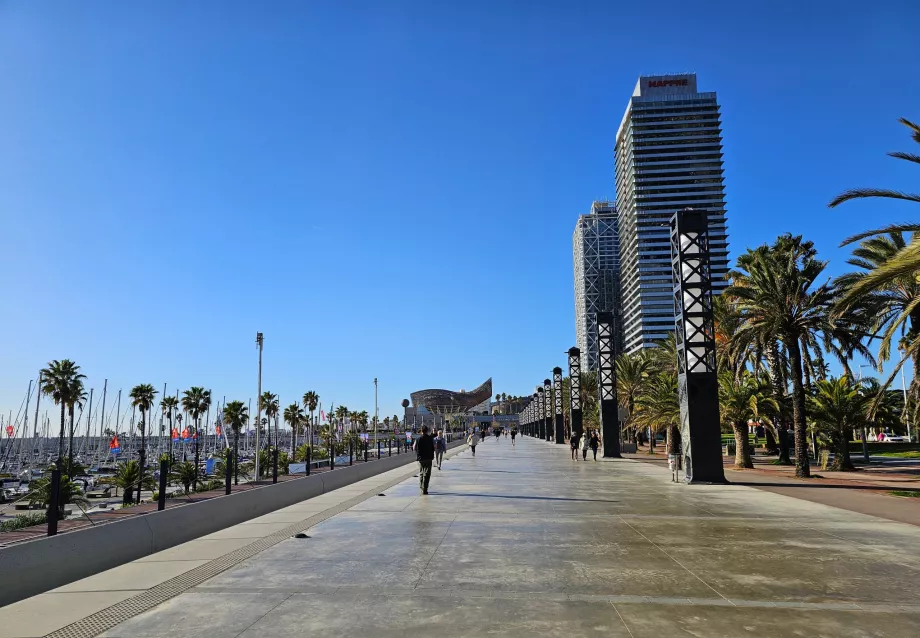 Promenada palei Bogatellio paplūdimį