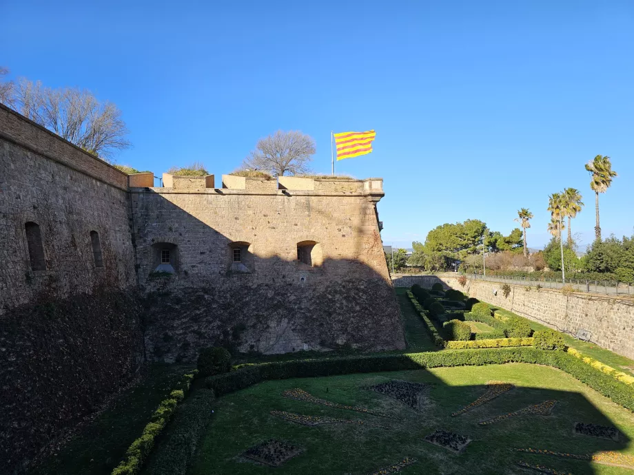 Montjuiko pilis (Castell de Montjuic)