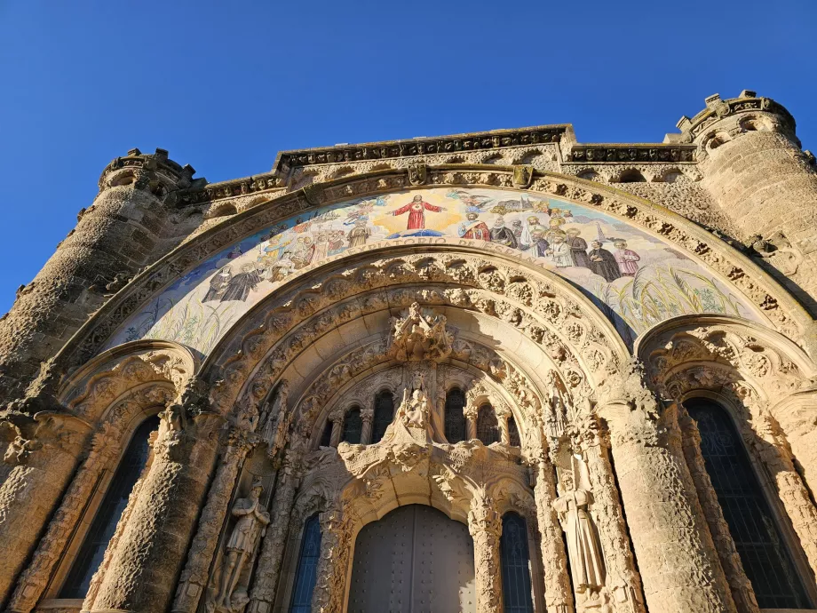 Tibidabo šventyklos portalo detalė