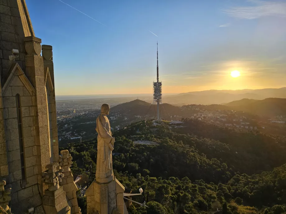 Vaizdas iš Tibidabo šventyklos terasos