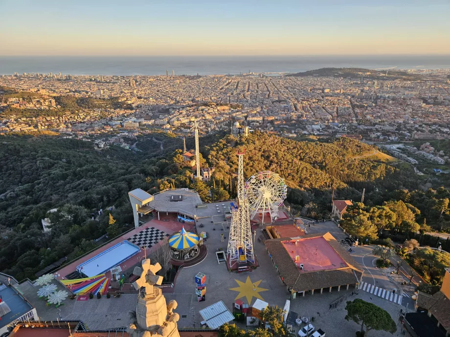 Vaizdas iš Tibidabo šventyklos terasos