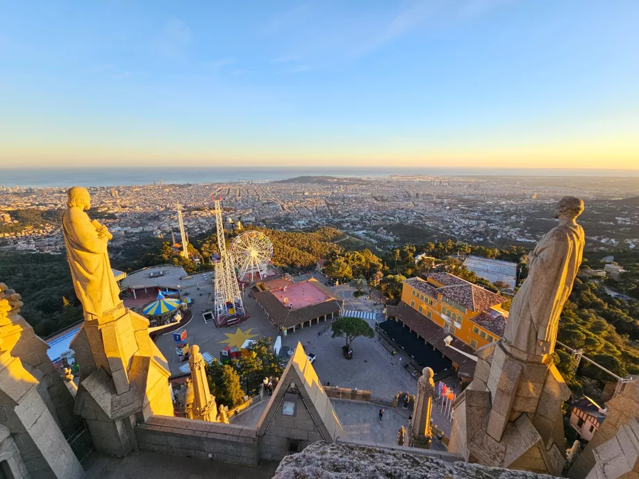 Vaizdas iš Tibidabo šventyklos terasos