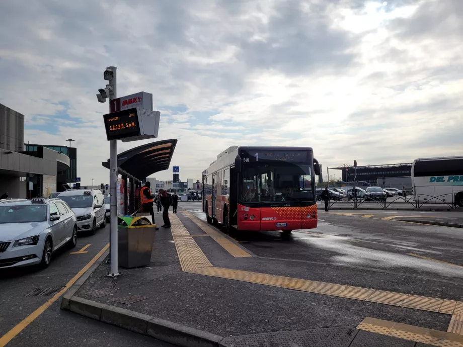 Autobusų stotelė Bergamo kryptimi