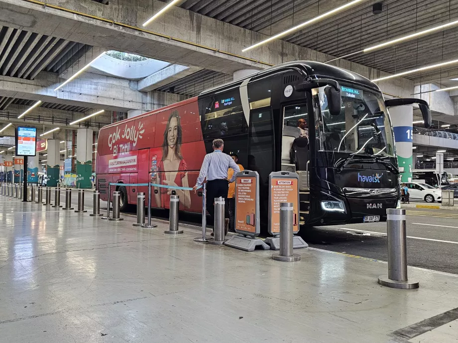 Autobusas Havajų oro uostas-Taksimas