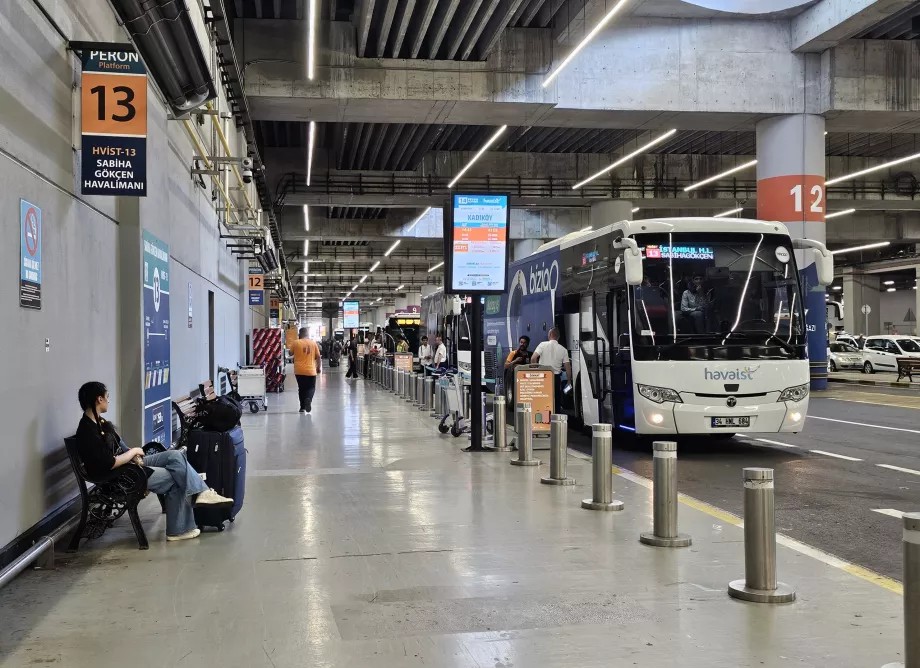 Autobusas iš Stambulo oro uosto į Sabihos Gokčeno oro uostą