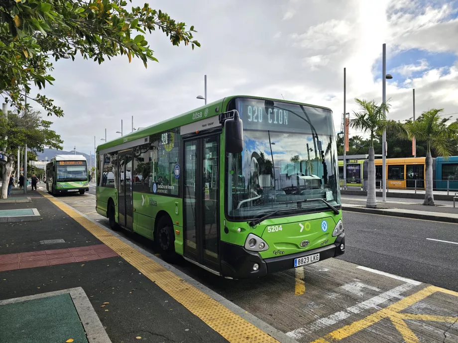 Autobusas Santa Kruso mieste