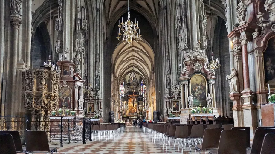 Stephansdom interjeras